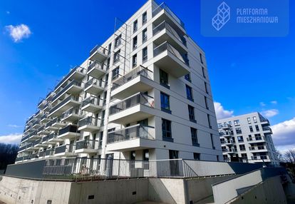Niebywale ustawne i jasne z balkonem,
