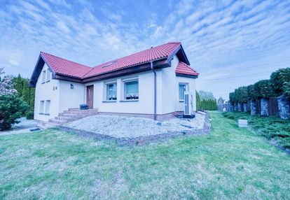 Dom wolnostojący 196,7 m² duża działka 2 garaże