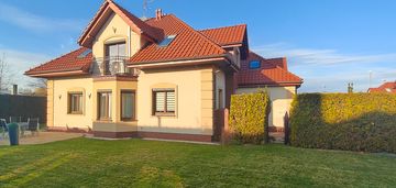 Duży dom 280m2 z podwórzem 1000m | 6 pok | garaż