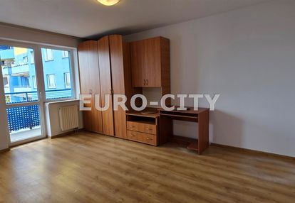 Tania kawalerka z balkonem i komórką lokaltorską