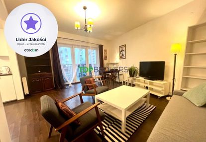 Salon z aneksem i sypialnia, balkon, garaż