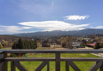 Apartament z widokiem na karkonosze i dwoma balkon