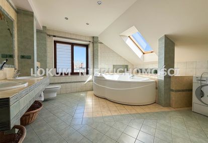 Bzie-klimatyczny dom na malowniczej działce