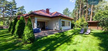 Przestronny dom z pompą ciepła i fotowoltaiką|fl