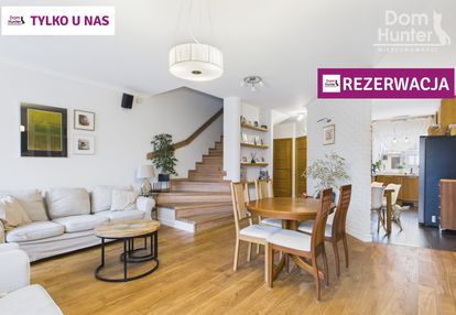 Piękny dom skrajny szereg z ogrodem i garażem