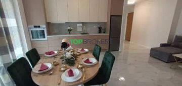 Piękne trzy pokoje z balkonem, garaż