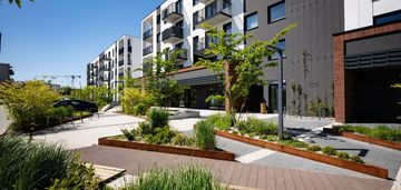 Nowoczesna kawalerka z ogrodem, gdańsk jasień