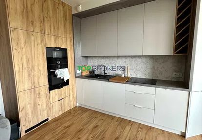 Bardzo ładne dwa pokoje,  klimatyzacja, garaż