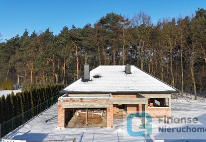 Nowoczesny dom w stanie surowym – chrusty