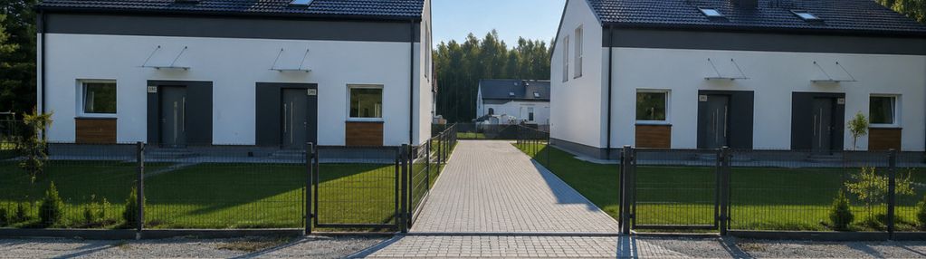 Nowoczesny dom bliźniak w trąbkach wielkich