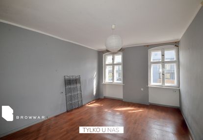 Stare miasto - poddasze w klimatycznej kamienicy