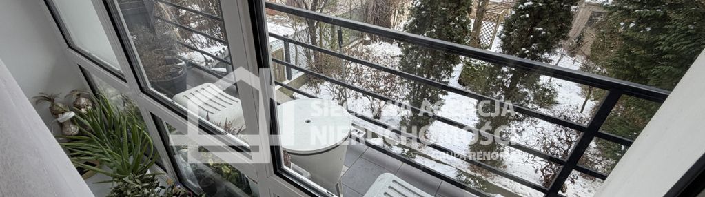 Segment skrajny w cichej bocznej uliczce-chylonia