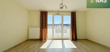 Trzy pokoje z dużym narożnym balkonem