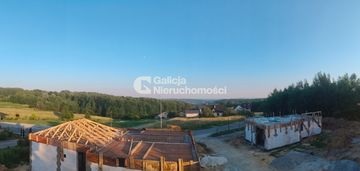 Komfortowy dom wolnostojący na widokowej działce