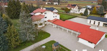 Komfortowy dom z ogrodem zimowym w zemborzycach