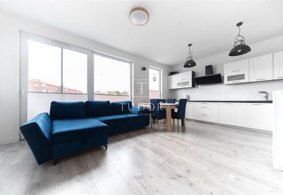 Komfortowy 4-pokojowy apartament na bezrzeczu
