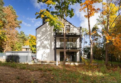 Dwupoziomowy apartament w otulinie lasu