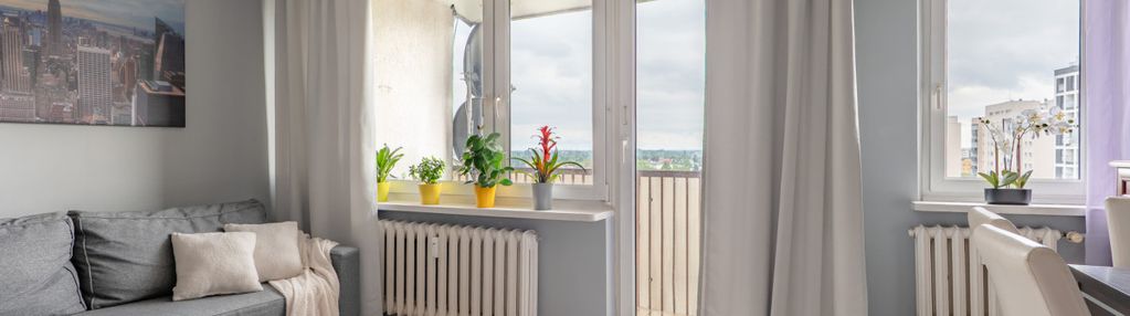 Ustawne mieszkanie z zamknięta kuchnią z oknem