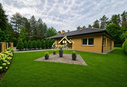 Dom parterowy 174 m² z garażem i altaną