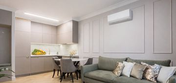 *centrum*bez pcc*2 pokoje*wyposażone*m.postojowe*