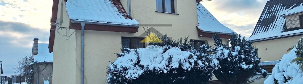 Dom z dużą działką i garażami, bliskio jeziora!