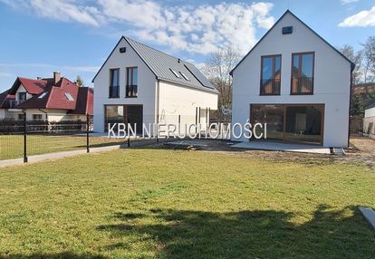 Dom na 6 arowej działce/ młodziejowice