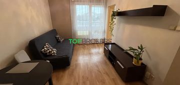 Dwa wyposażone pokoje, balkon, garaż