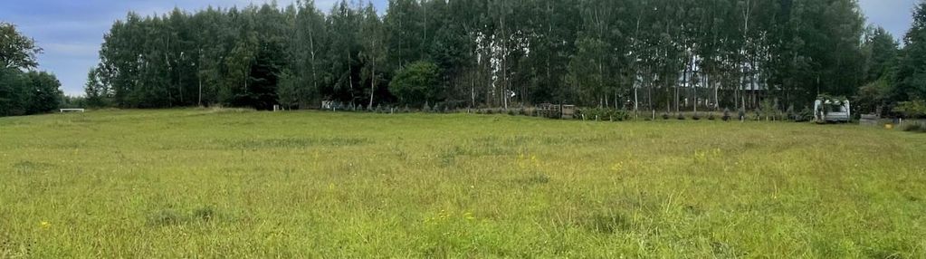 Płaska, uzbrojona sielsko położona działka!