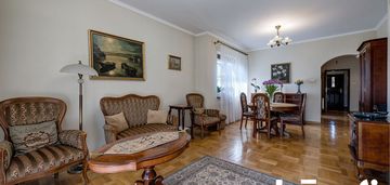 Klimatyczny dom przy lesie z dużym ogrodem