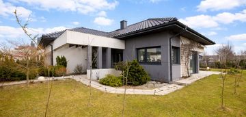 Dom bungalow do zamieszkania. wysoki standard.