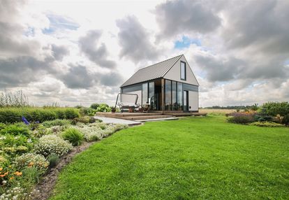 Domy na dużej działce- 2000m od morza