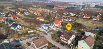 Duże mieszkanie, balkon, ogród,  blisko tramwaj