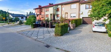 Szeregowiec w śremie blisko jeziora