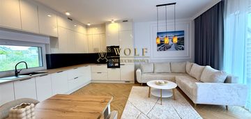 Nowoczesny i komfortowy apartament z ogródkiem