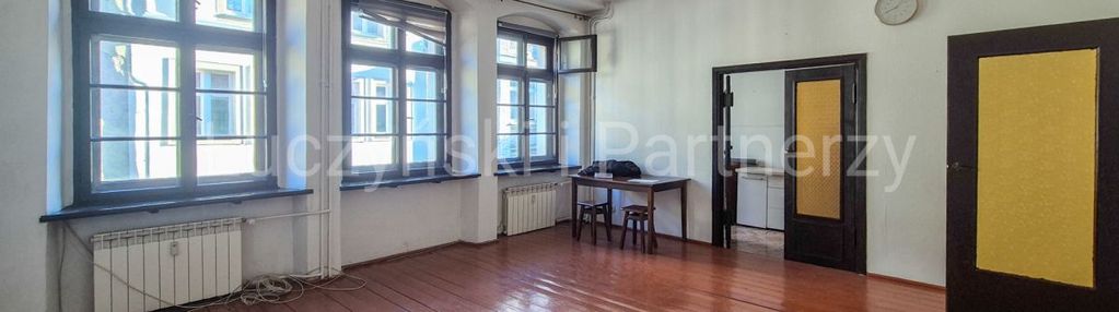 M4 w  ścisłym centrum jeleniej góry