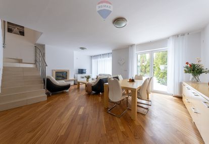 Segment 160 m² z ogrodem w centrum józefosławia