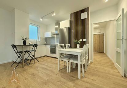 Nowe, 2 pokoje, balkon, 2x garaż, komórka, gocław