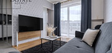 Piękny widok/balkon/garaż/dom development/2 pok