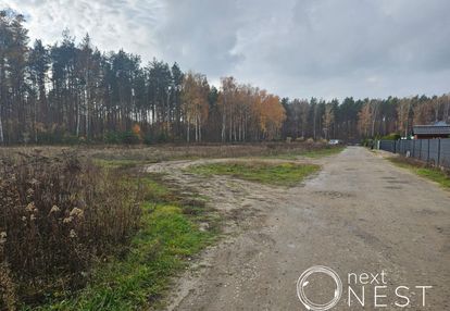 Teren pod lasem, osiedle domów, media