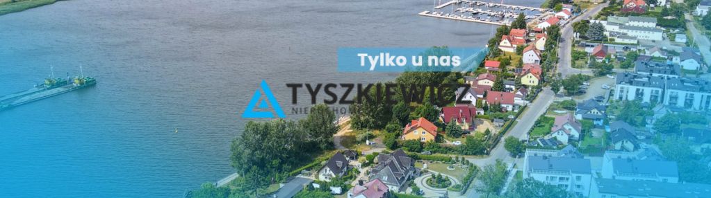 Dom w linii brzegowej z widokiem na sol marine