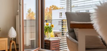 2 pok. - stan idealny - balkon - garaż - las - skm