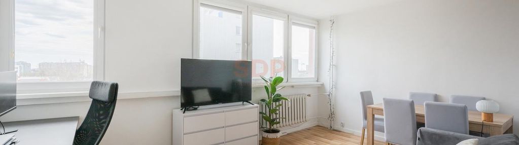 Dwa rozkładowe pokoje na hubach z ładnym widokiem.