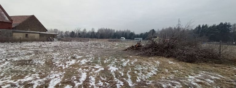 Działka budowlana o pow.1045 mkw. wioska.