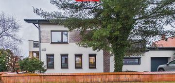 Dom  wolnostojący wraz z  mieszkaniem bez barier