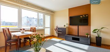 Jasne, przestronne mieszkanie z balkonem