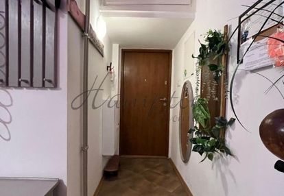 Apartament w przedwojennej kamienicy -stara praga