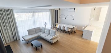 Energooszczędny dom w dąbrowie leśnej premium.