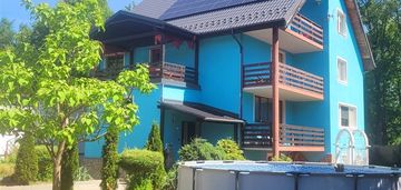 Pięć apartamentów i