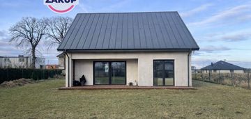 Dom w zielonej, nadmorskiej okolicy