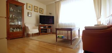 Dwupoziomowe mieszkanie z garażem, centrum